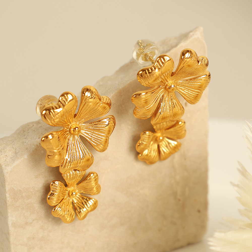 1 Pair Romantic Series Sweet Flower Titanium Steel  Gold Color Women's Stud Earrings 